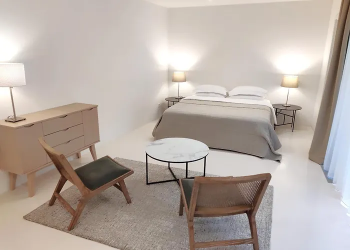 Central Studio With Private Courtyard