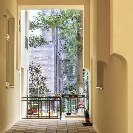 Central Studio With Private Courtyard Prague Exterior photo